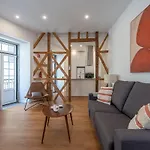 Riverside In Santos Prime Location, For Foodies Apartment