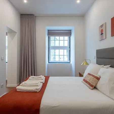 Riverside In Santos Prime Location, For Foodies Лиссабон
